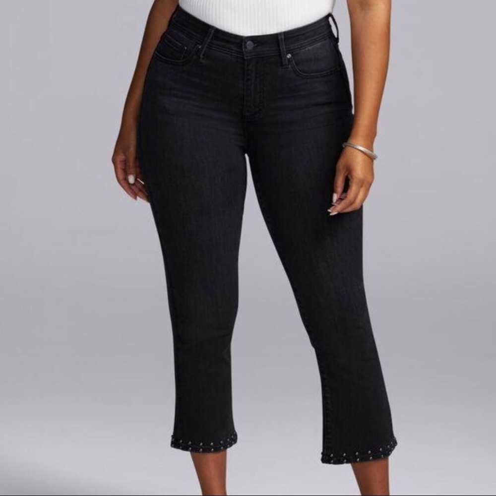 NWT NYDJ Black Wash Capri Jeans With Studded Hem